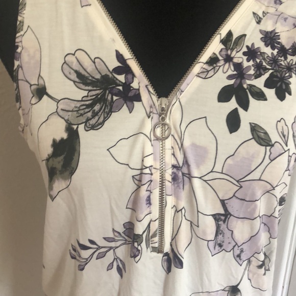 Ladies NWT Dynamite White & Purple Zip Tank - Size Small - Picture 2 of 7